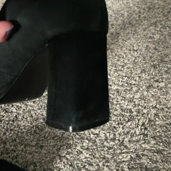 Host Pick 😊 Women's Black Suede Block Heel Pumps - Picture 3 of 13